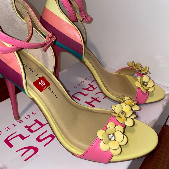 Chinese Laundry floral 2-piece sandal/rainbow heel - Picture 6 of 10